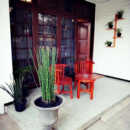 Ferienwohnung RedDoorz near Sanan Malang Exterior foto