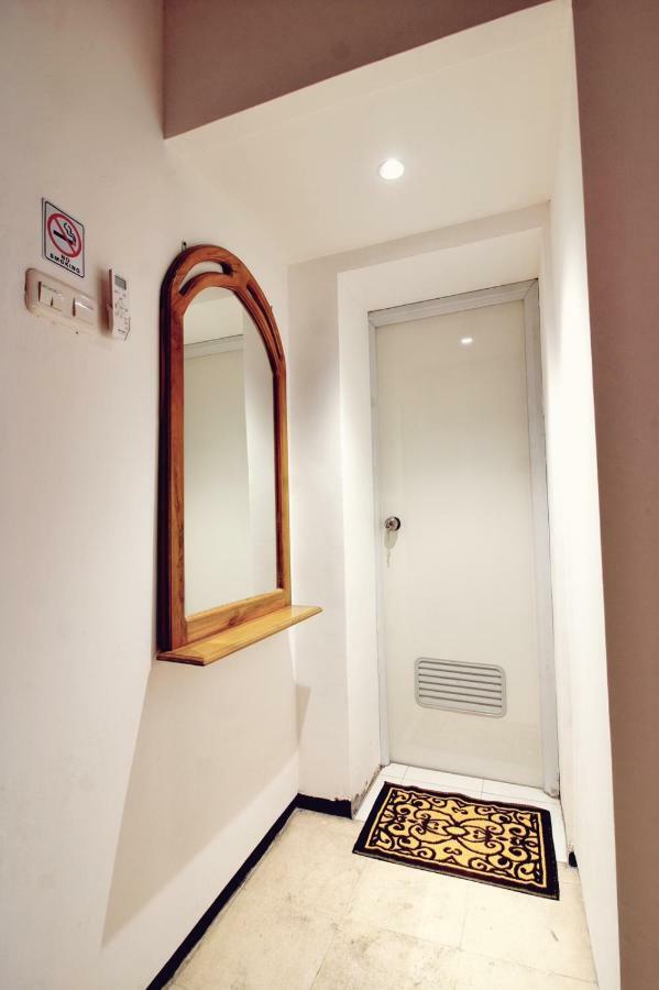 Ferienwohnung RedDoorz near Sanan Malang Exterior foto