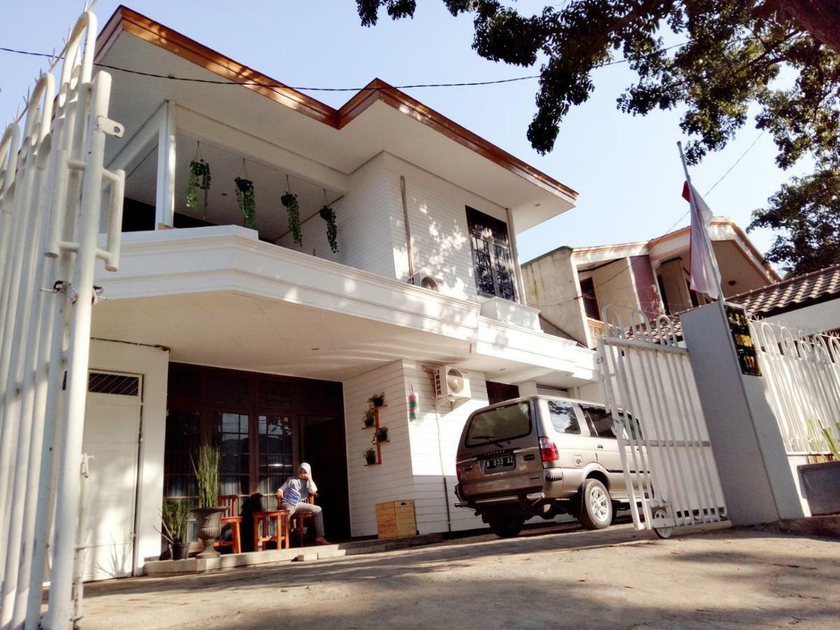 Ferienwohnung RedDoorz near Sanan Malang Exterior foto