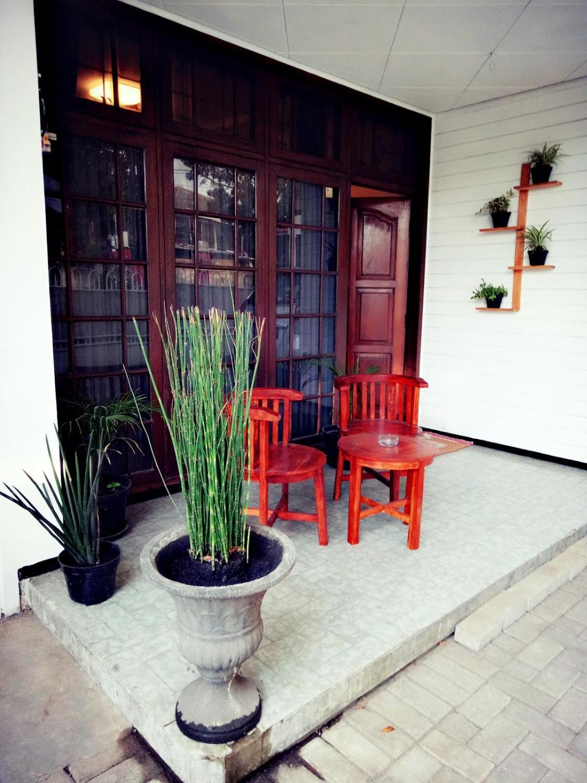 Ferienwohnung RedDoorz near Sanan Malang Exterior foto