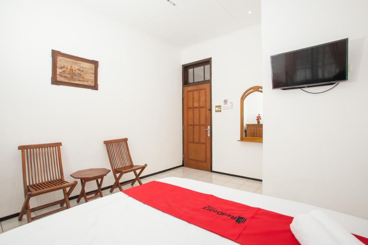 Ferienwohnung RedDoorz near Sanan Malang Exterior foto