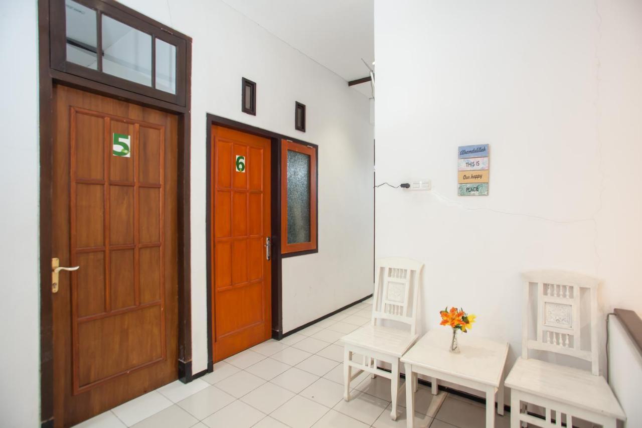 Ferienwohnung RedDoorz near Sanan Malang Exterior foto